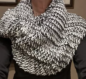 NWT EXPRESS INFINITY SCARF SNOOD - Picture 1 of 2
