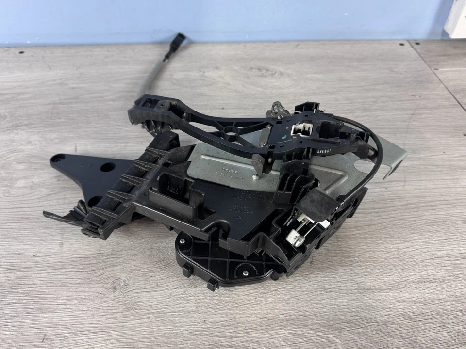 VOLVO S80/V70/CERRADURA PUERTA TRASERA/LADO CONDUCTOR IZQUIERDO 31253667/N\S\R/XC70/2009 Foto 1 de 4