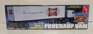 AMT Miller High Life Fruehauf Van kit modellino scala 1/25 pannello perline FB nuovo - Foto 1 di 6