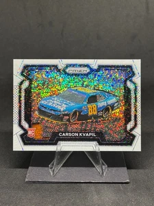 Carson Kvapil 2024 Panini Prizm Racing NASCAR #85 White Sparkle Prizm Rookie - Imagen 1 de 2