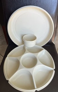 TUPPERWARE Serving Center 6-Part Divided Party Veggie Snack & Dip Tray 1666 1667 - Picture 1 of 6
