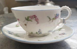 Taza y platillo Royal Worcester Forget Me Not Heart Shape Demitasse 1983 - Imagen 1 de 4