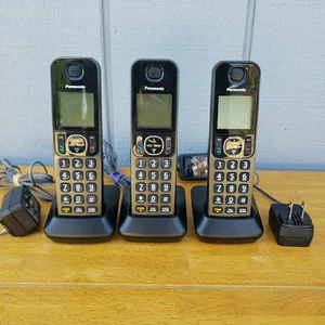 3 Panasonic KX-TGFA30 Expansion Cordless Phone Handset w/ Charger Base PNCL1040 - Picture 1 of 11