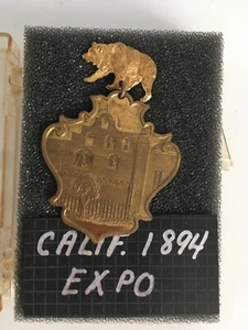Hanging Badge - CALIFORNIA 1894 INT'L EXPOSITION , Bear / San Diego Mission,nice - Picture 1 of 5
