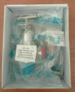 ANGLE NEEDLE VALVE 1/2" NPT-F X 1/2" NPT-F BODY 316SS RATING 6000 PSI / SK-LOK - Picture 1 of 4