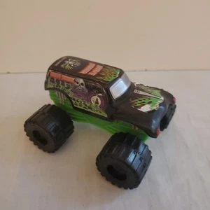 Camión excavador de tumbas de juguete McDonald's Kids Happy Meal 2019 Monster Jam vendedor de EE. UU. - Imagen 1 de 6
