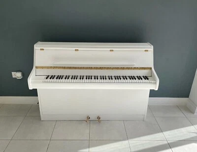 Beautiful Upright Piano In Gloss white DELIVERY AVAILABLE! Comes TUNED w/stool - Image 1 of 4