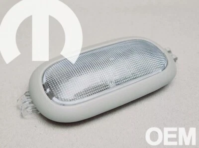 06-16 Chrysler Dodge Jeep Lámpara Domo Cortesía Conjunto de Luz Tostado Mopar Fabricante de Equipo Original Foto 1 de 4