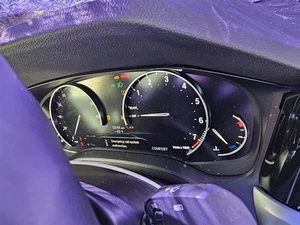 BMW 330I 2019-2020 (sedán) panel velocímetro (mph) - Imagen 1 de 12