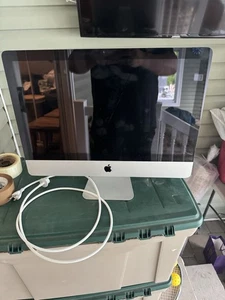Apple A1224 Imac 20" Intel 2.4 GHz Core 2 Duo 2GB Ram 500GB HDD OSX 10.6.3 - Picture 1 of 6