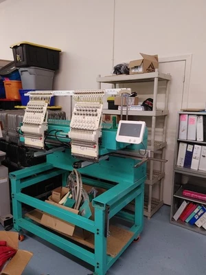 ВЫШИВАЛЬНАЯ МАШИНА FEIYA 2 ГОЛОВКИ / 15 ИГЛ / 15 ЦВЕТОВ / ГОД 2020 / Б/У - Изображение 1 из 3