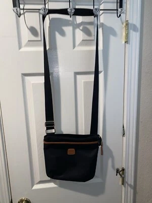 "Bolso Mensajero Brics Negro Nylon con Borde de Cuero Marrón 10""x 10""" Foto 1 de 4