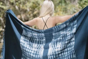 Shibori Tie Dye Indigo Blue Ultra Soft Cotton Beach Towel - Picture 1 of 8