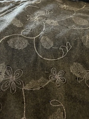 2-1/2Yds 58” Wide Gray Fall Embroidered Flower Suiting Fabric Wool Blend - Image 1 of 4