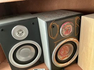 Lautsprecherboxen bunt - Bild 1 von 1