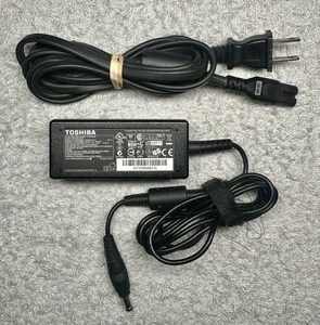 Adaptador de fuente de alimentación AC/DC 19 V Toshiba PA3743U-1ACA probado  - Imagen 1 de 3