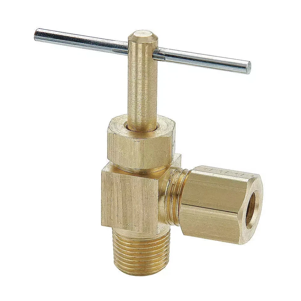 NV104-04-02 Brass Needle Valve, Angled, 1/4" Compression X 1/8" MIP - Изображение 1 из 1