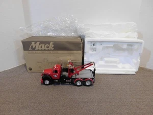 First Gear Tow Times 1960 B-61 Mack Tow Truck - Picture 1 of 11