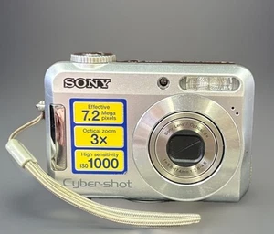 Sony Cyber-Shot DSC-S650 DOES NOT POWER ON 7.2 MP Digital Camera - Picture 1 of 4