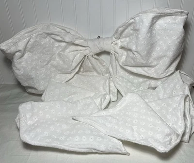 Pottery Barn Adolescente LoveShackFancy Arco Grande Decoración de Pared Ojales Blancos Nuevo sin Etiquetas Foto 1 de 4