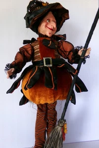 Böse Hexe lächelnd stehende Puppe Brooom Halloween Herbst Dekor orange schwarz 25 Zoll - Bild 1 von 10