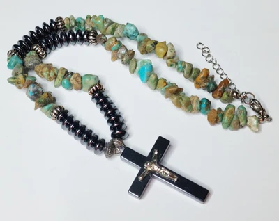Collar de cuentas estilo suroeste con cruz de hematita y cuentas de turquesa Foto 1 de 4