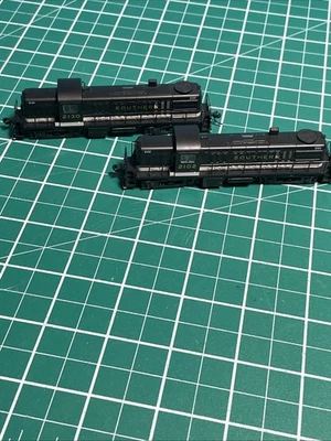 New! N-Scale Atlas RS-2 DC Pair $259.90 Make offer - Image 1 of 4