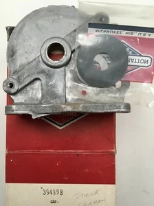 Genuine New Old Stock Briggs & Stratton 394398 Starter Housing Upper Cap - Picture 1 of 3