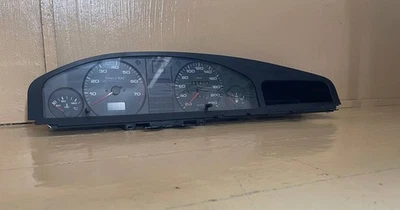 Cuadro de instrumentos velocímetro gasolina Audi 100 200 5000 C3 C3 1990 Foto 1 de 4