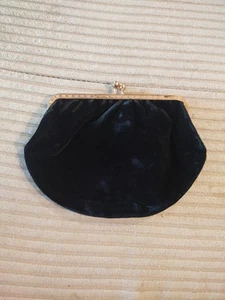 Vintage black velvet coin purse gold  kiss lock - Picture 1 of 3