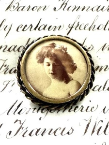 Antike viktorianische Portrait hübscher Dame Trauer Anstecknadel Brosche Messing goldfarben - Bild 1 von 20