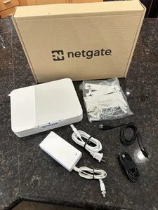 EXCELLENT CONDITION - NETGATE 6100 MAX PFSENSE+ SECURITY GATEWAY 128GB SSD - Afbeelding 1 van 7