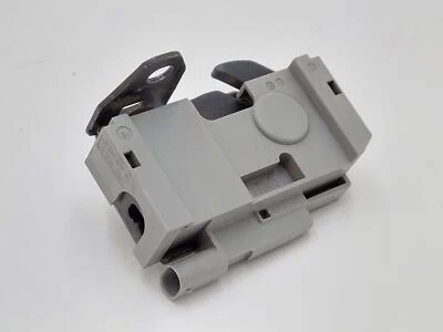 2015 MERCEDES C63S AMG W205 SEDAN RIGHT HOOD LATCH A204800260 A2048704458 — 第 1/4 张图片