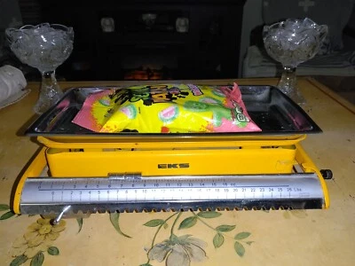 Шведские винтажные желтые кухонные весы EKS 26 фунтов MCM - Изображение 1 из 4