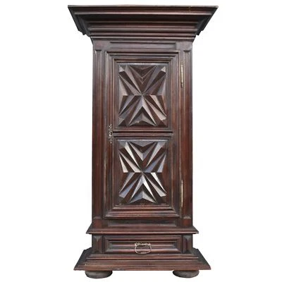 Importante bonnetière en noyer Louis XIII époque XVIIIème - Photo 1/4