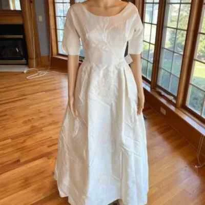 * Vintage Short Sleeve Ivory Taffeta Lace Bridal Ball Gown Wedding Dress Size 0 - Image 1 of 4
