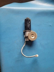 83 84 85 86 87 MAZDA 626 RIGHT/PASS. SIDE POWER WINDOW MOTOR REAR FITS 86-89 323 - Picture 1 of 3