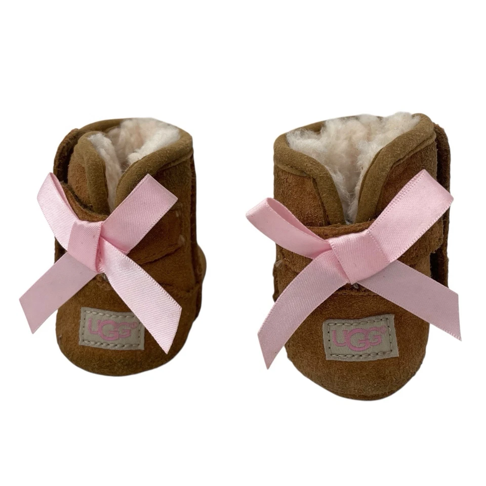 Botas UGG Infant Jesse Bow II castanha tamanho EUA 02/03 EU 18 camurça - Imagem 1 de 4