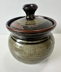 Bote de cerámica australiano vintage con tapa estudio hecho a mano y firmado impecable - Imagen 1 de 11