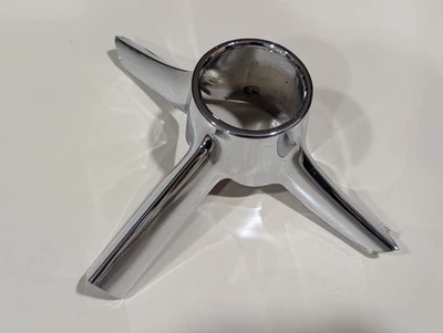 Nuevo de Lote Antiguo 5954125 Mano Derecha 1963 Oldsmobile Starfire Luz Trasera Cromada Ornamento Raro Foto 1 de 4