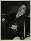 1938 Press Photo Rev George Cooke Plays Aeolus In Beer Parlors and Taverns