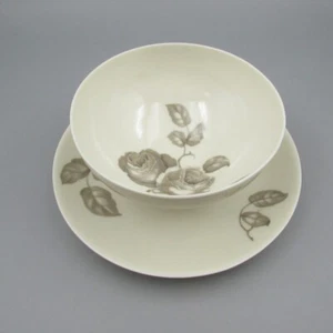 Vintage Castleton China Dawn Rose Sauce / Gravy Boat - Eva Zeisel - Picture 1 of 3
