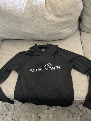 ActiveFaith IJNIP 锻炼篮球帽衫 Dri-fit 尺寸 M 黑色咖喱 — 第 1/4 张图片