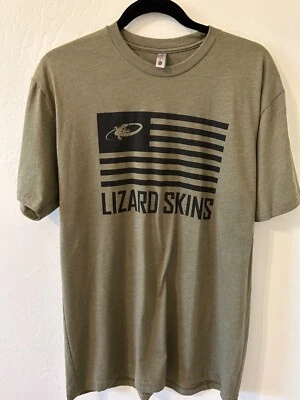 全新带标签 Lizard Skins Next Level Flag T 恤,陆军绿色 M — 第 1/4 张图片