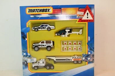 Matchbox EM70, Emergency Dial 911 Police Set Boxed - Image 1 of 4