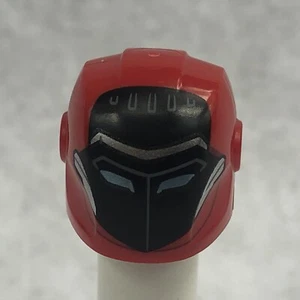 Lego 28631pb22 rote Minifigur, Kopfbedeckung Helm Panzerplatten & Gehörschutz - Bild 1 von 3