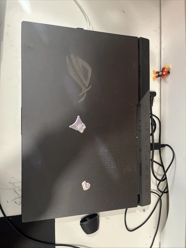 Asus ROG Strix G15 15,6 дюйма - AMD Ryzen 7 4800H, 16 ГБ RAM, 512 Нвме, RTX 3060 8 ГБ - Изображение 1 из 4