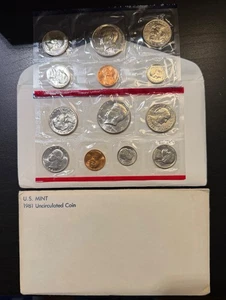 1981 US Mint 13 P & D Coin  Set  w/ 3 Susan B Anthony coins OGP - Picture 1 of 4