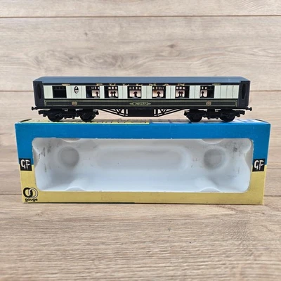 Graham Farish Pullman Coach 'Phyllis' Restaurant Car Coach OO Gauge Boxed - Image 1 of 4