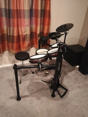 Donner DED-200 Max Electric Drum Set Dual Zone Mesh Pads With Throne Headphones - Image 1 of 4